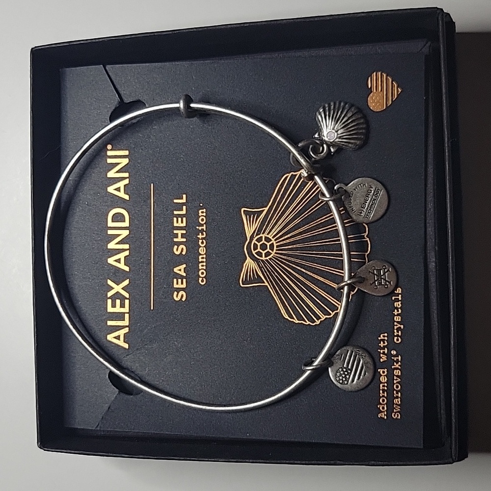 Alex and Ani Sea Shell Silver Copure Charm Swarovski Crystal Expandable Bracelet